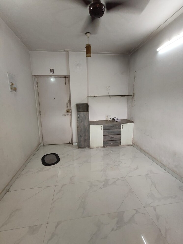 Bathroom, kanchan-pushp-society 1 Bedroom 490 Sq.Ft. Apartment In Ghodbunder Road Thane 9071583