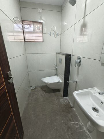 Bathroom in 1 BHK Builder Floor at Hsr Layout Sector 3 – for Rent