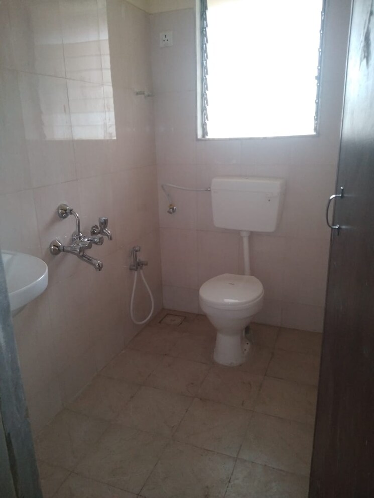Bathroom, paradigm-zenith-pushpanjali-residency-phase-iii 1 Bedroom 497 Sq.Ft. Apartment In Ghodbunder Road Thane 9071604