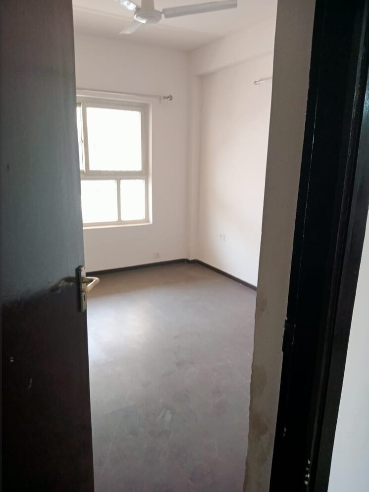 Room, sainik colony 3 Bedroom 1250 Sq.Ft. Builder Floor In Sainik Colony Faridabad 9071637