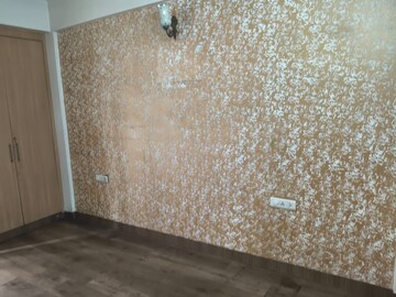 Room in 2 BHK Apartment at Hawelia Valencia Homes, Sector 1 Greater Noida – for Rent