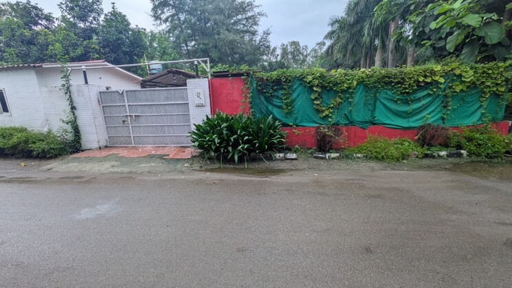 undefined, sector 135  4032 Sq.Ft. Plot In Sector 135 Noida 9071653