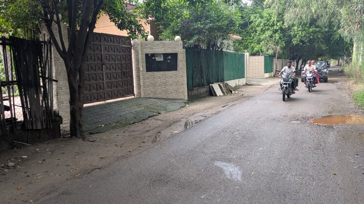 undefined, sector 135  4032 Sq.Ft. Plot In Sector 135 Noida 9071653