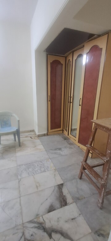 Furnished Amenities in 2 BHK Apartment at Ahimsa Tower, Malad West – for Rent