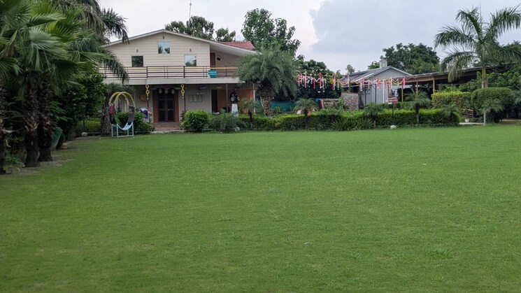 undefined, sector 135  5000 Sq.Ft. Plot In Sector 135 Noida 9071679