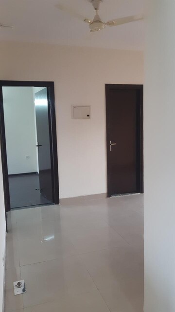 Room in 3 BHK Apartment at Omaxe Royal Residency Faridabad, Sector 79 – for Rent