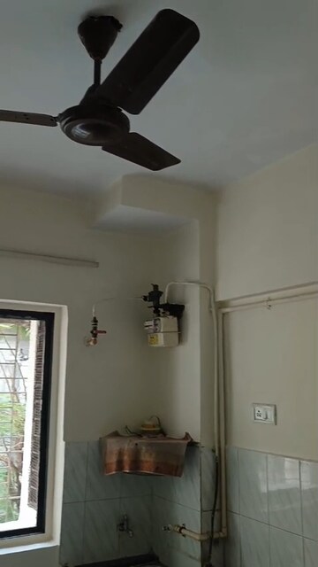 Furnished Amenities in 1 BHK Apartment at Borivali West – for Rent