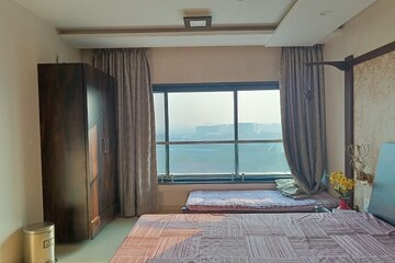 Room in 3 BHK Apartment at Godrej Platinum Mumbai, Vikhroli East – for Rent