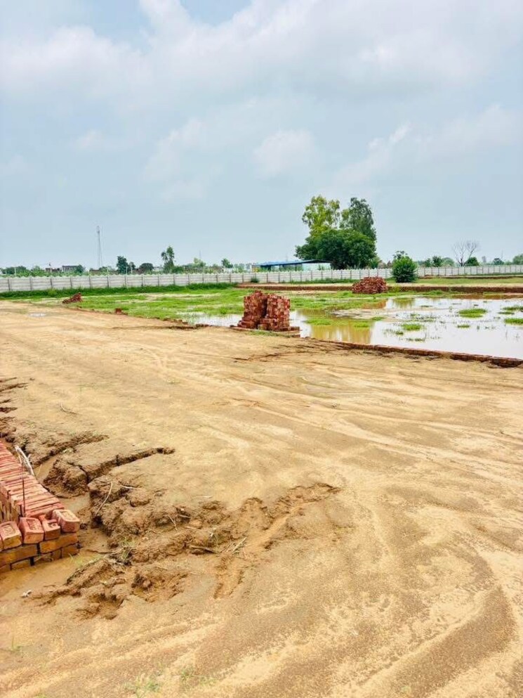 undefined, rohta road  110 Sq.Yd. Plot In Rohta Road Meerut 9071780