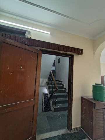 Furnished Amenities in 2 BHK Builder Floor at Malviya Nagar – for Rent
