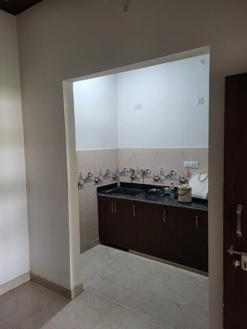 Room in 3.5 BHK Independent House at Modipuram – for Sale