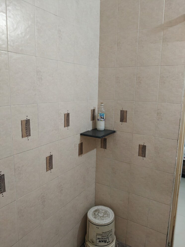 Bathroom, lajpat nagar ii 2 Bedroom 100 Sq.Yd. Builder Floor In Lajpat Nagar ii Delhi 9071802