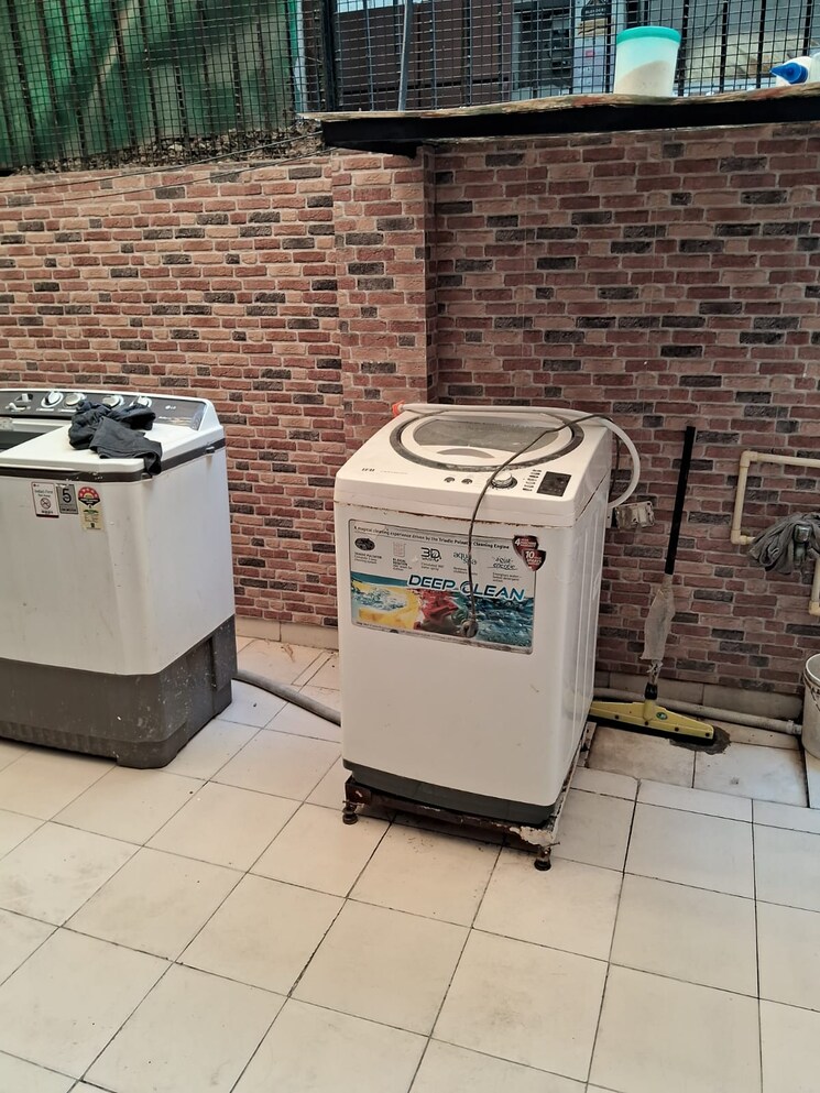 Team Area, lajpat nagar ii 1 RK 100 Sq.Yd. Builder Floor In Lajpat Nagar ii Delhi 9071824