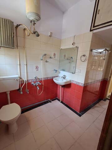 Bathroom in 3 BHK Builder Floor at Koramangala – for Rent