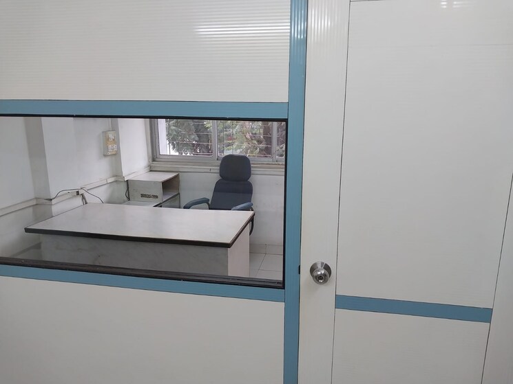 Team Area, rolex-apartment Commercial Office Space 600 Sq.Ft. In Malad West Mumbai 9071827