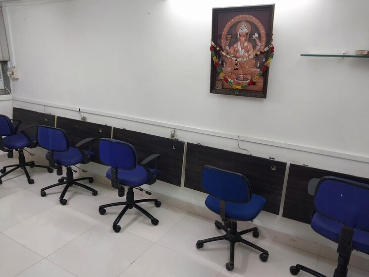 Team Area, rolex-apartment Commercial Office Space 600 Sq.Ft. In Malad West Mumbai 9071827