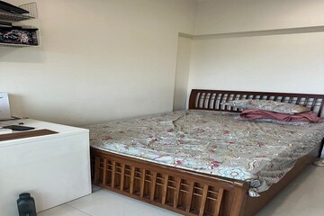 Bedroom in 2 BHK Apartment at Mayfair Housing Hillcrest, Vikhroli West – for Rent