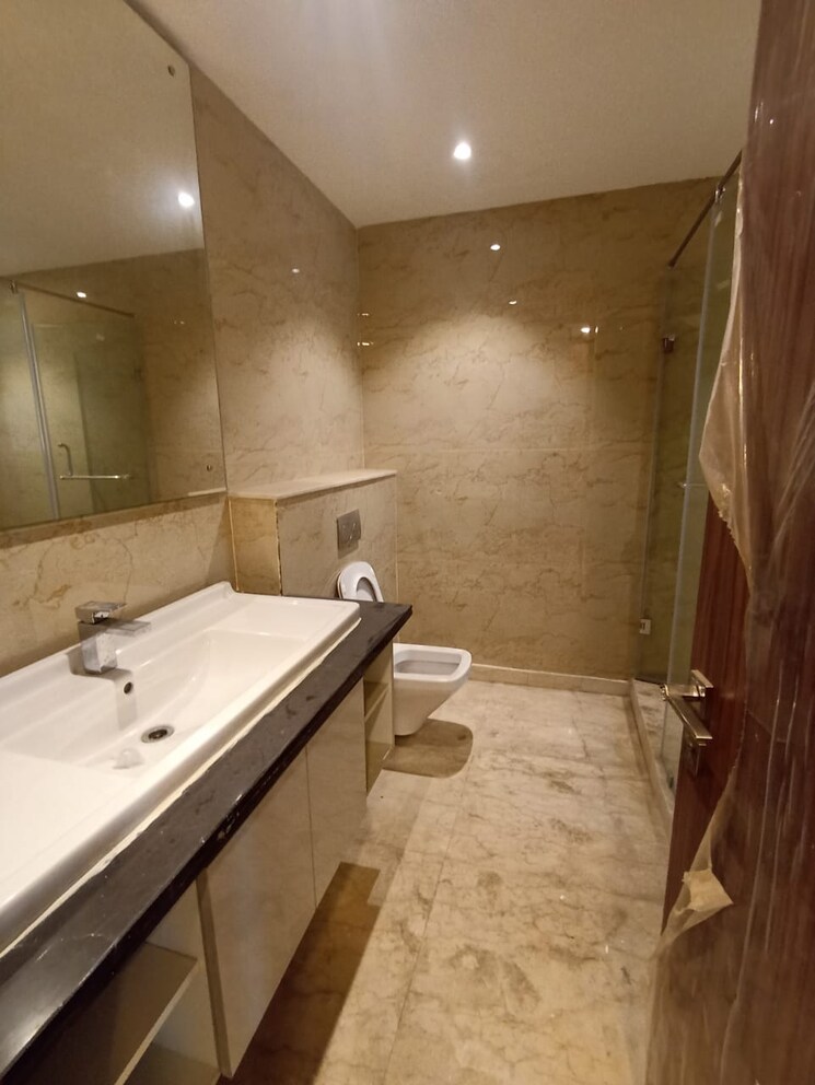 Bathroom, ambience-tiverton 4 Bedroom 3284 Sq.Ft. Apartment In Sector 50 Noida 9071901