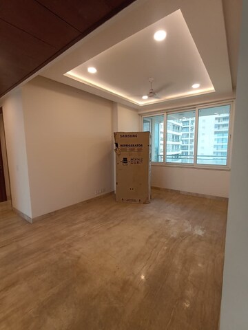 Room in 4 BHK Apartment at Ambience Tiverton, Sector 50 – for Rent