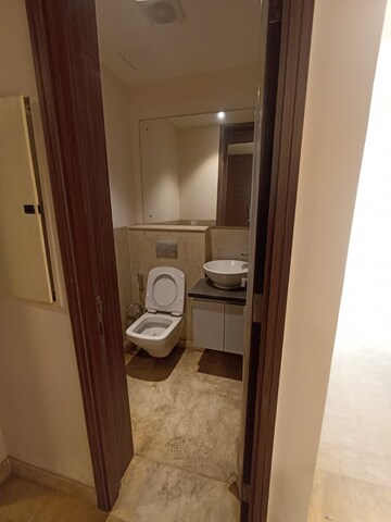 Bathroom in 4 BHK Apartment at Ambience Tiverton, Sector 50 – for Rent