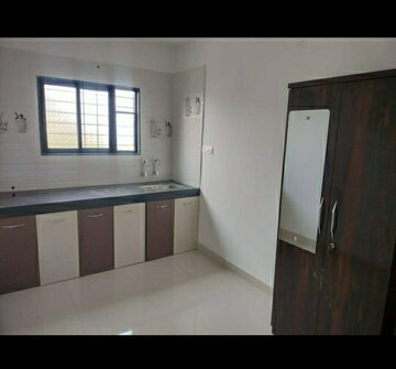 Room in 1 BHK Apartment at Clover Park – for Rent