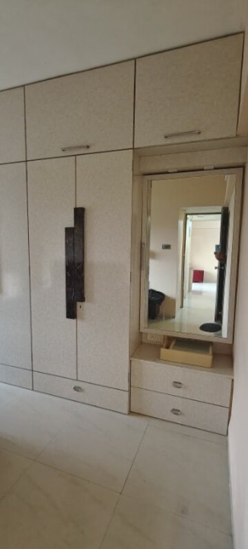 Room in 1 BHK Apartment at Pooja Enclave Kandivali, Kandivali West – for Rent