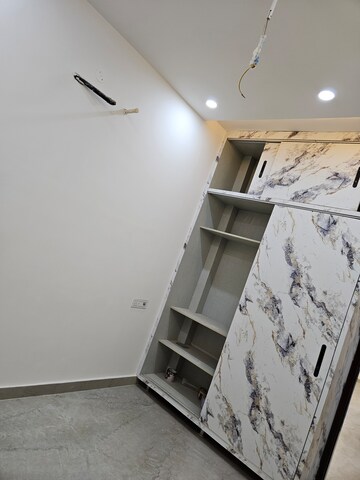 Team Area in 2.5 BHK Builder Floor at Virat Nagar – for Rent