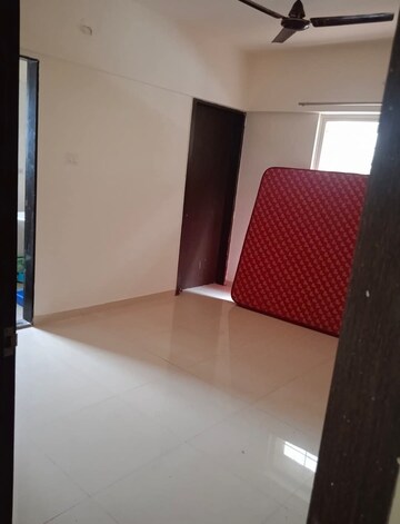 Room in 3 BHK Apartment at Mantra 29 Gold Coast, Tingre Nagar – for Rent