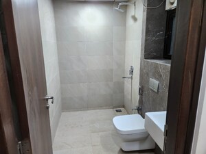 Bathroom in 3 BHK Apartment at Celestia Spaces, Parel – for Rent