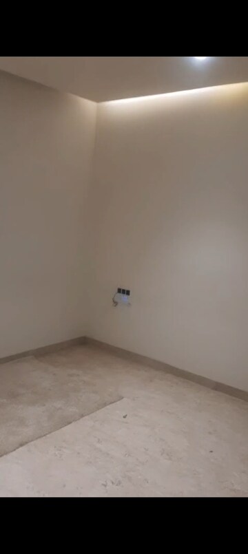 Room in 1 BHK Apartment at Puranik Rumah Bali, Ghodbunder Road – for Rent