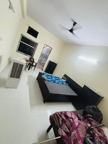 Team Area in 2 BHK Apartment at Migsun Twiinz, Eta Ii Greater Noida – for Rent
