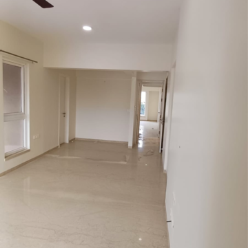 Room in 4 BHK Apartment at Kumar Privie Selena, Link Road – for Rent