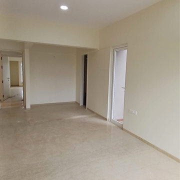 Room in 4 BHK Apartment at Kumar Privie Selena, Link Road – for Rent