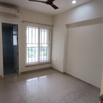 Room in 4 BHK Apartment at Kumar Privie Selena, Link Road – for Rent