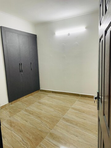 Room in 2 BHK Apartment at Eta Ii Greater Noida – for Rent