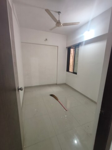 Room in 2.5 BHK Apartment at Shree Satya Shankar Residency, Manpada – for Rent