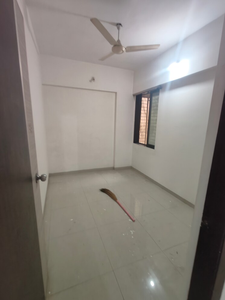 Room, shree-satya-shankar-residency 2.5 Bedroom 830 Sq.Ft. Apartment In Manpada Thane 9071953