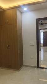 3 BHK + Servant Room 125 Sq.Yd. Builder Floor in RPS Palm Drive
