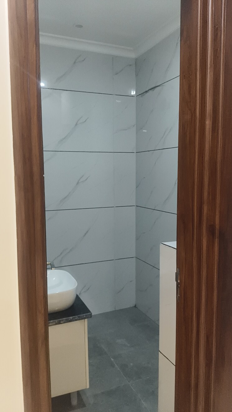 Bathroom, rps-palm-drive 3 Bedroom 125 Sq.Yd. Builder Floor In Sector 88 Faridabad 9071971