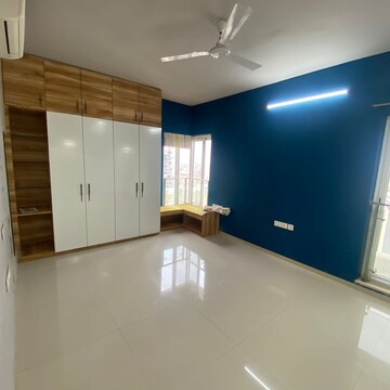 Room in 3 BHK Apartment at Park Grandeur, Dasar – for Rent