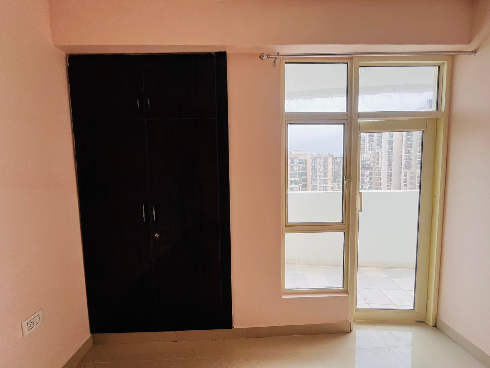 3 BHK + Extra Room 1350 Sq.Ft. Apartment in JNC The Park