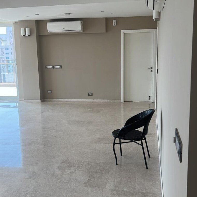 Team Area, dlf-the-crest-phase-ii 5 Bedroom 4556 Sq.Ft. Apartment In Dlf Phase V Gurgaon 9071992