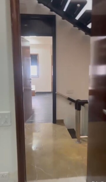 Room in 4 BHK Villa at Kilpauk – for Sale