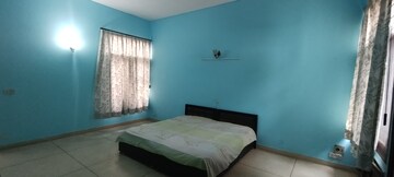 Bedroom in 4 BHK Builder Floor at Sector 14 – for Rent