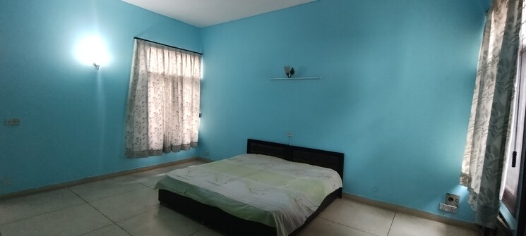 Bedroom, sector 14 4 Bedroom 5000 Sq.Ft. Builder Floor In Sector 14 Noida 9072034