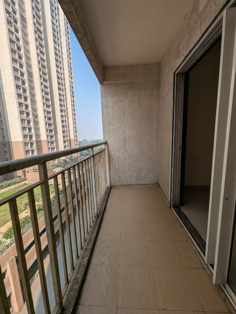 Balcony, indiabulls-greens 3 Bedroom 1690 Sq.Ft. Apartment In New Panvel Navi Mumbai 9072101