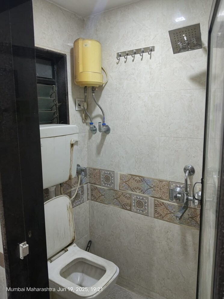 Bathroom, madhav-nagar-chs 1 Bedroom 560 Sq.Ft. Apartment In Dadar West Mumbai 9072104