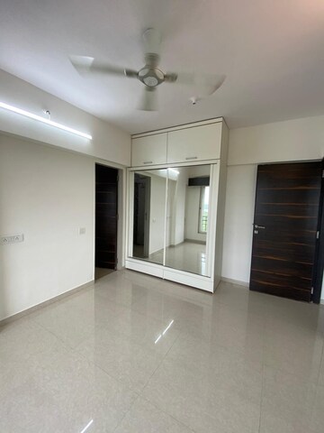 Room in 3 BHK Apartment at Deepak Residency, Vile Parle West – for Rent