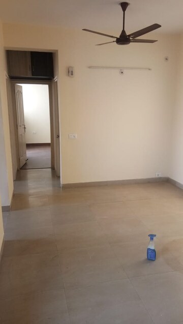 Room in 2 BHK Apartment at Mapsko Paradise, Sector 83 – for Rent