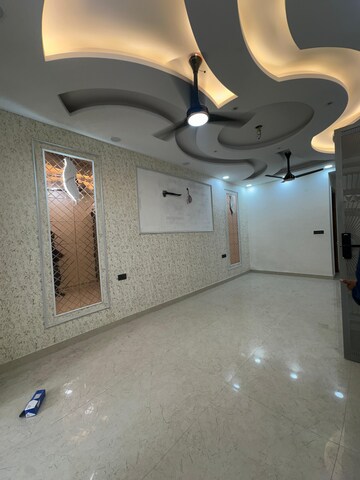 Bathroom in 3 BHK Builder Floor at Puri Kohinoor, Sector 89 – for Sale